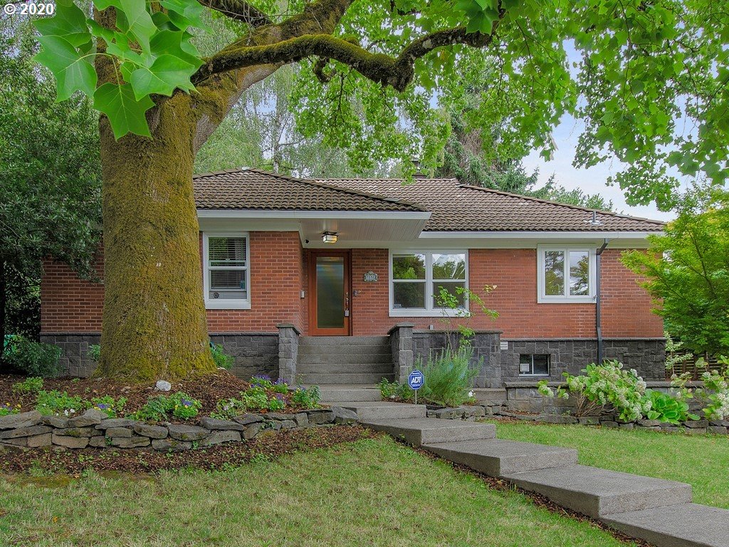 7816 Southwest Ruby Terrace Portland, OR 97219 - Photo 2 of 32