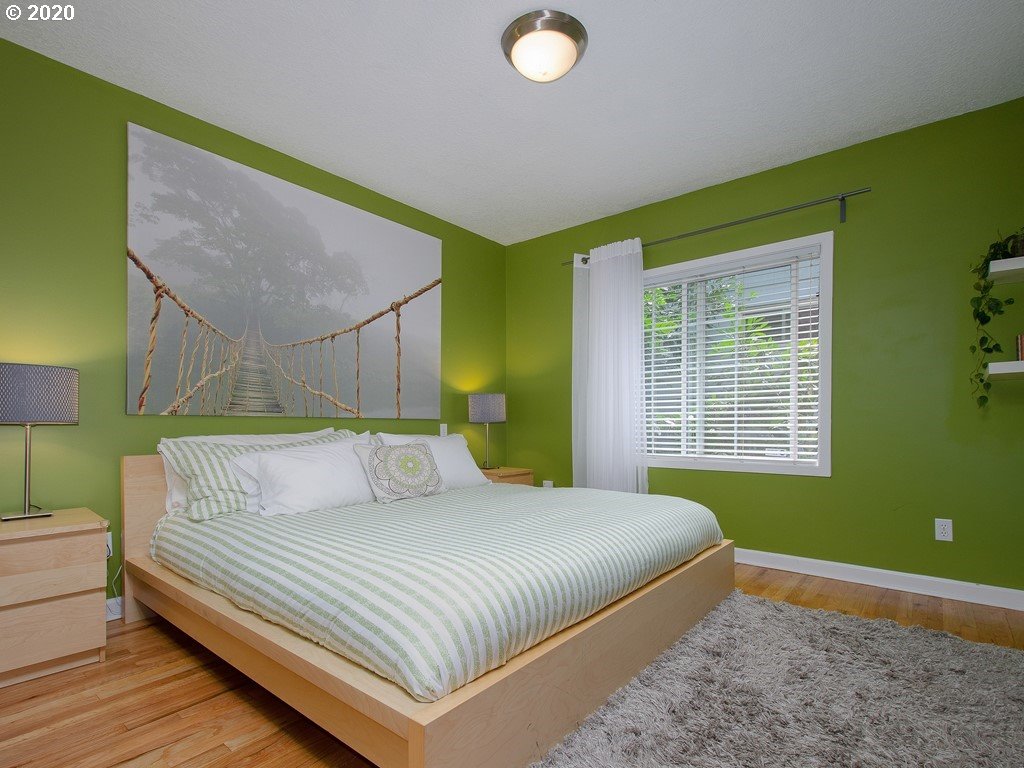 7816 Southwest Ruby Terrace Portland, OR 97219 - Photo 12 of 32