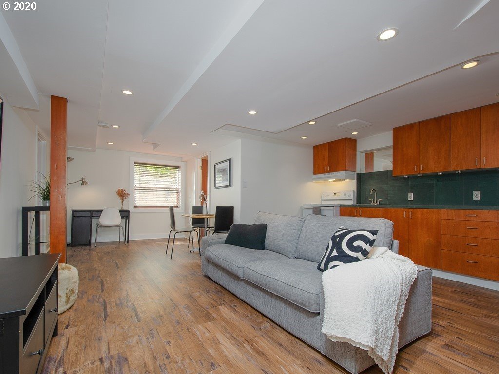 7816 Southwest Ruby Terrace Portland, OR 97219 - Photo 18 of 32