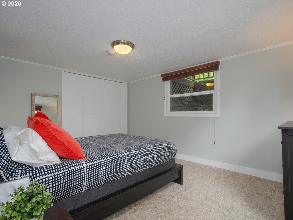 7816 Southwest Ruby Terrace Portland, OR 97219 - Photo 21 of 32