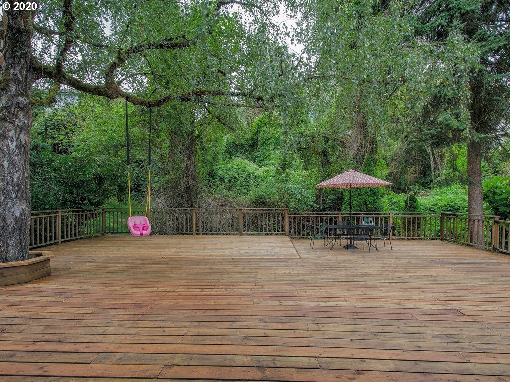 7816 Southwest Ruby Terrace Portland, OR 97219 - Photo 23 of 32