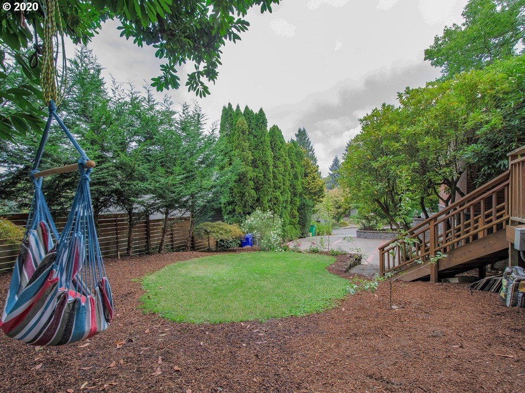 7816 Southwest Ruby Terrace Portland, OR 97219 - Photo 26 of 32
