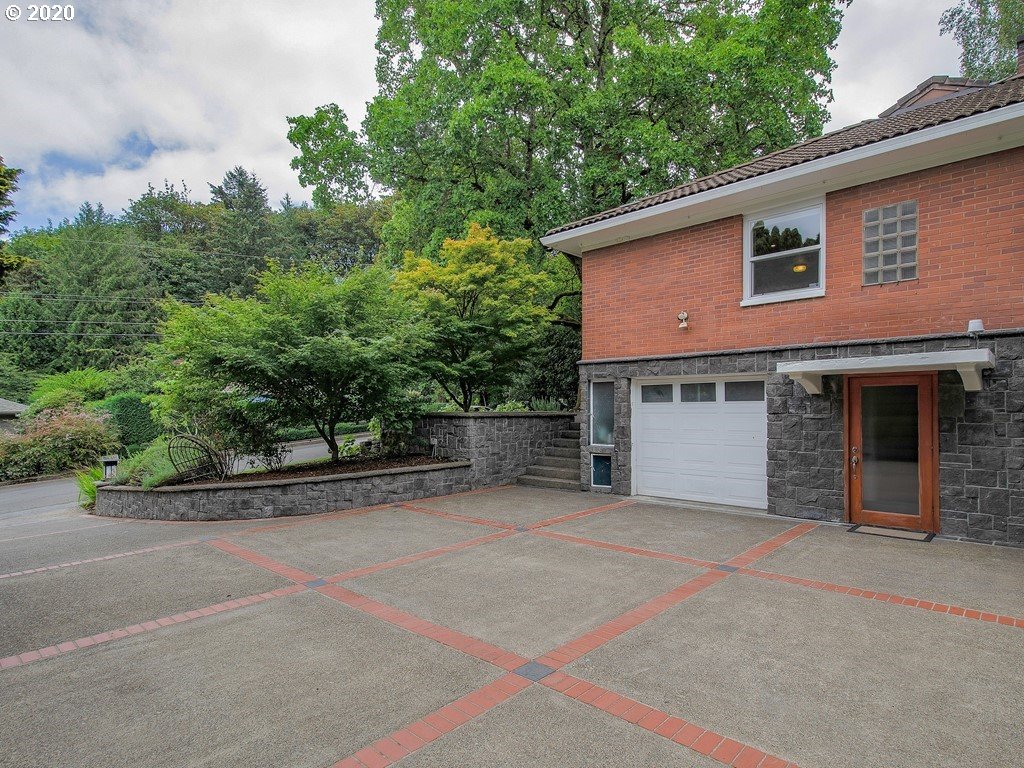 7816 Southwest Ruby Terrace Portland, OR 97219 - Photo 29 of 32