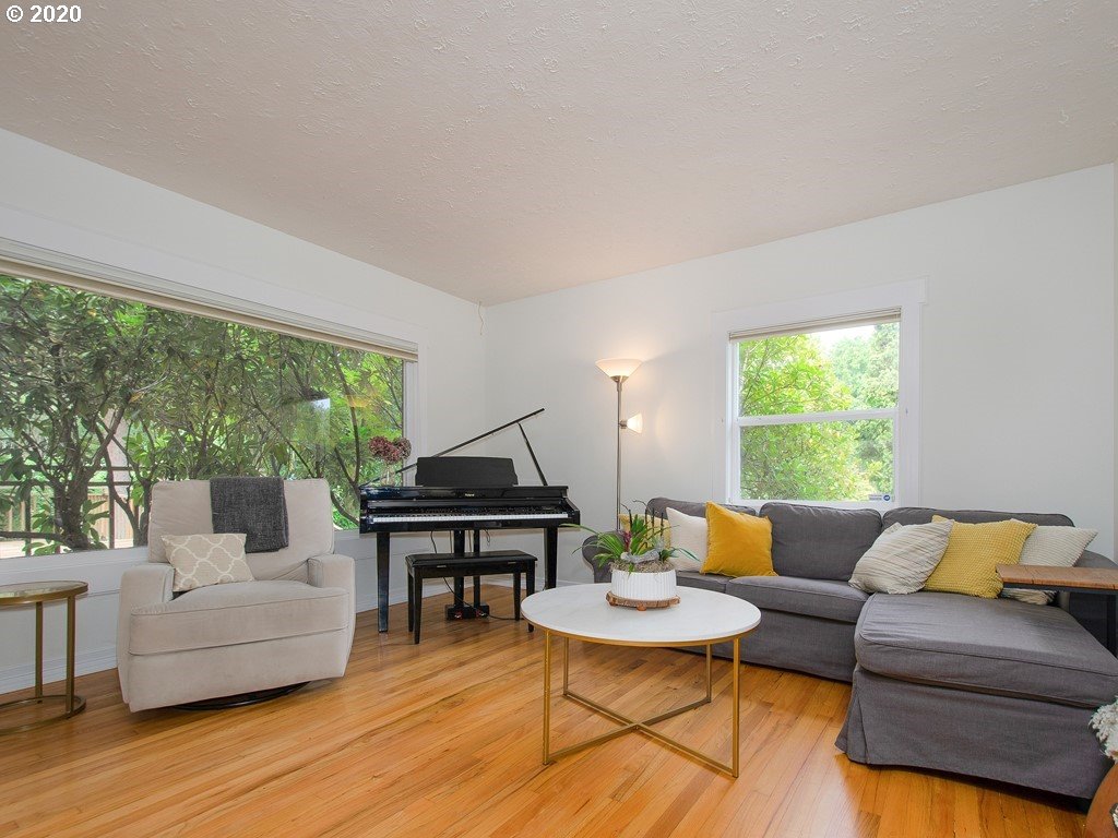 7816 Southwest Ruby Terrace Portland, OR 97219 - Photo 5 of 32