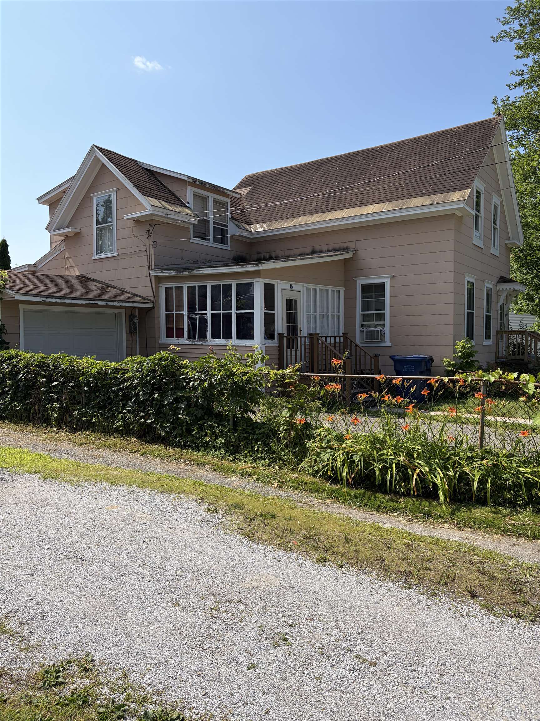 15 Edward Street St. Albans, VT 05478 - Photo 3 of 11