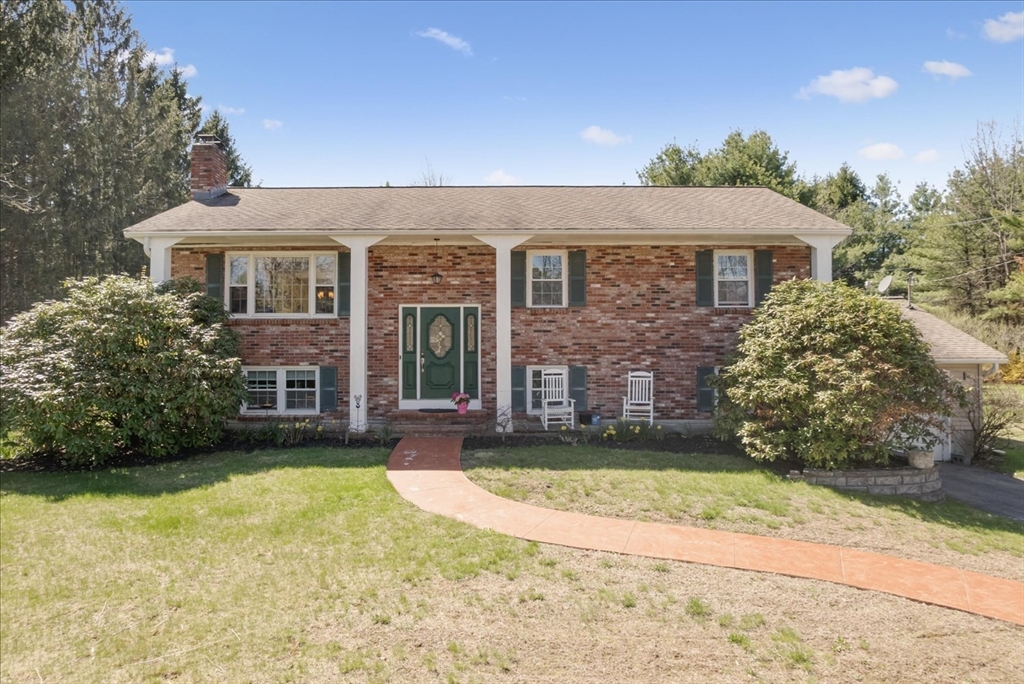 138 Benjamin Road Shirley, MA 01464 - Photo 2 of 41