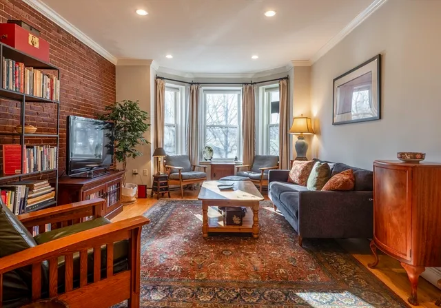 $1,100,000 | 23 Monument Square, Unit 3, Boston, MA 02129