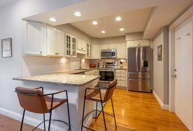 $1,100,000 | 23 Monument Square, Unit 3, Boston, MA 02129