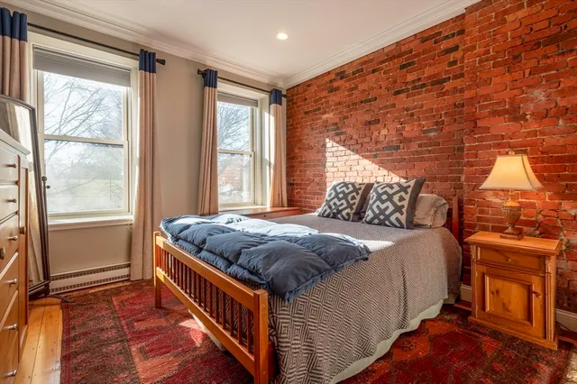 $1,100,000 | 23 Monument Square, Unit 3, Boston, MA 02129