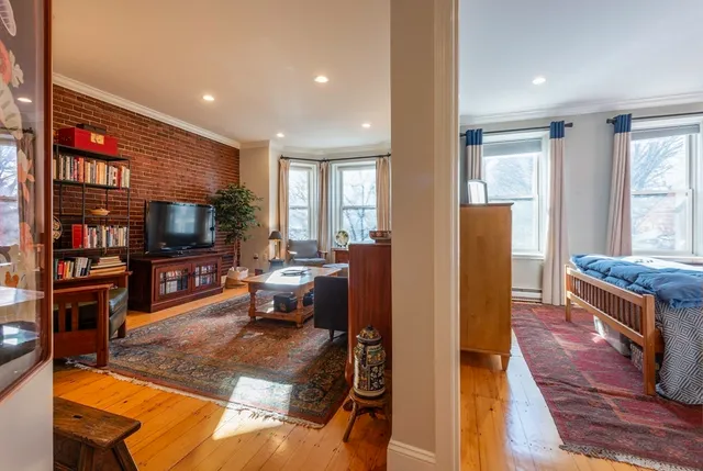 $1,100,000 | 23 Monument Square, Unit 3, Boston, MA 02129