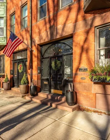$1,100,000 | 23 Monument Square, Unit 3, Boston, MA 02129