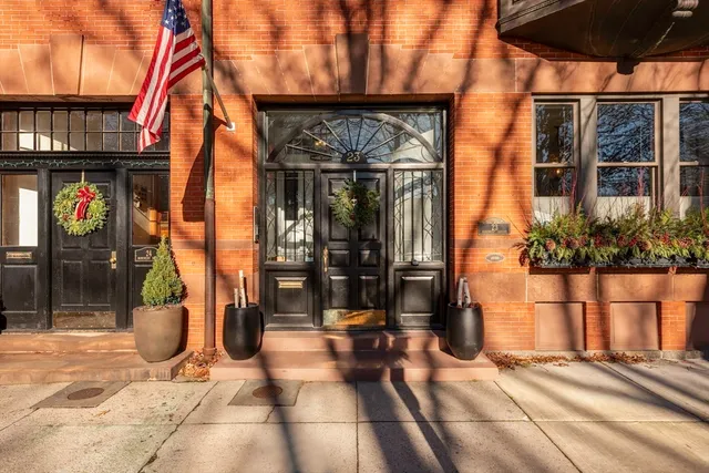 $1,100,000 | 23 Monument Square, Unit 3, Boston, MA 02129