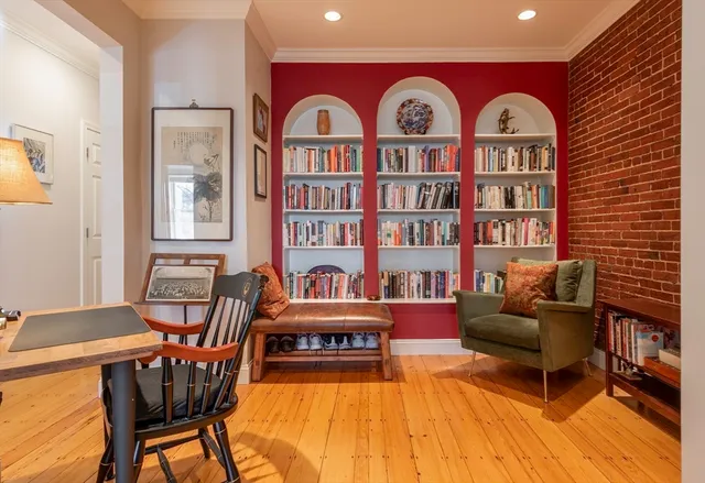 $1,100,000 | 23 Monument Square, Unit 3, Boston, MA 02129