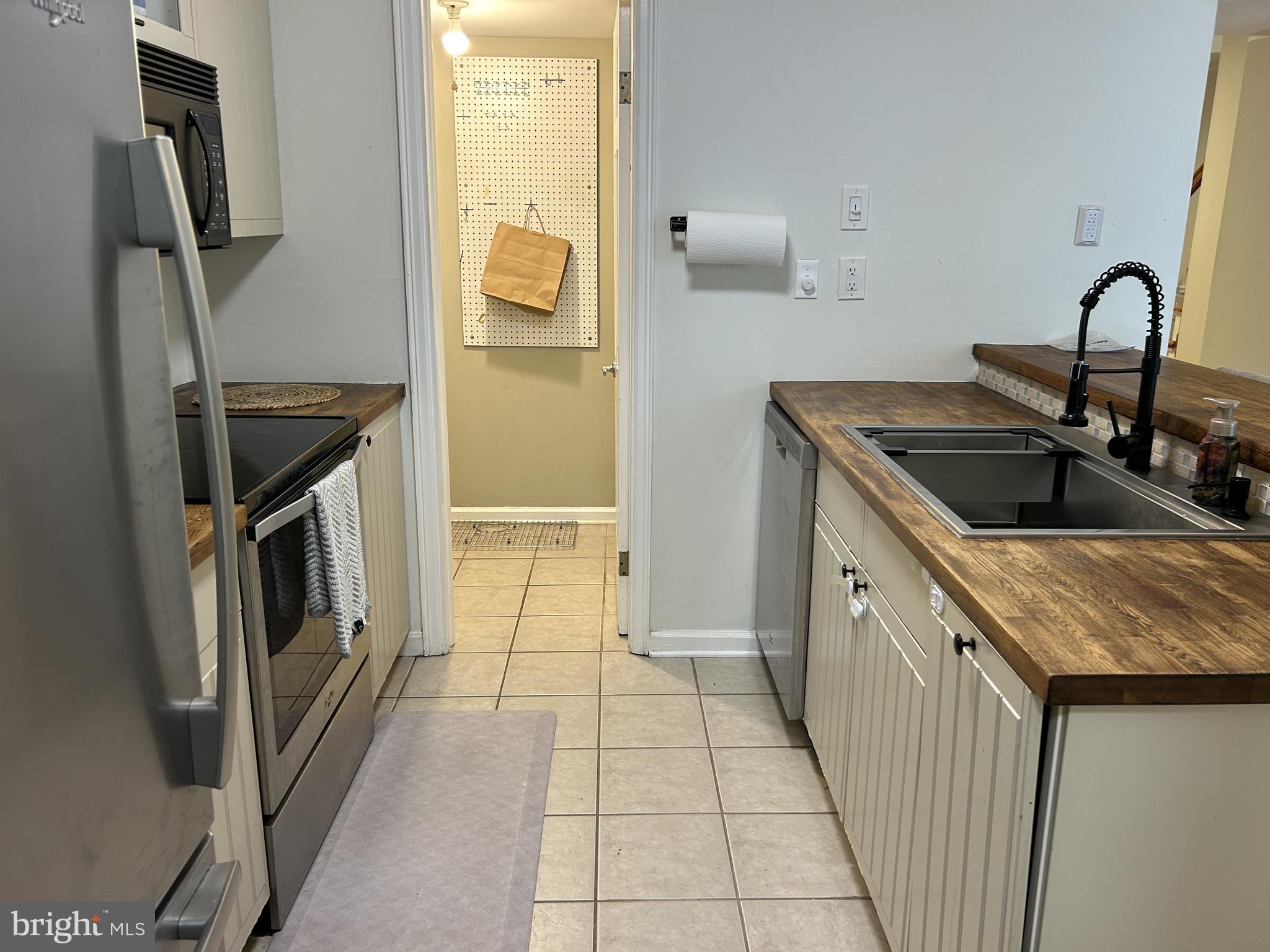 1630 Dryden Way Crofton, MD 21114 - Photo 6 of 18 Gallery Image 6