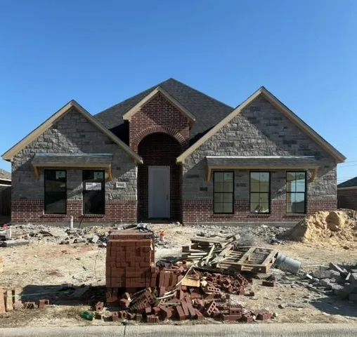 $515,000 | 6925 Trail Rock Drive, Benbrook, TX 76126