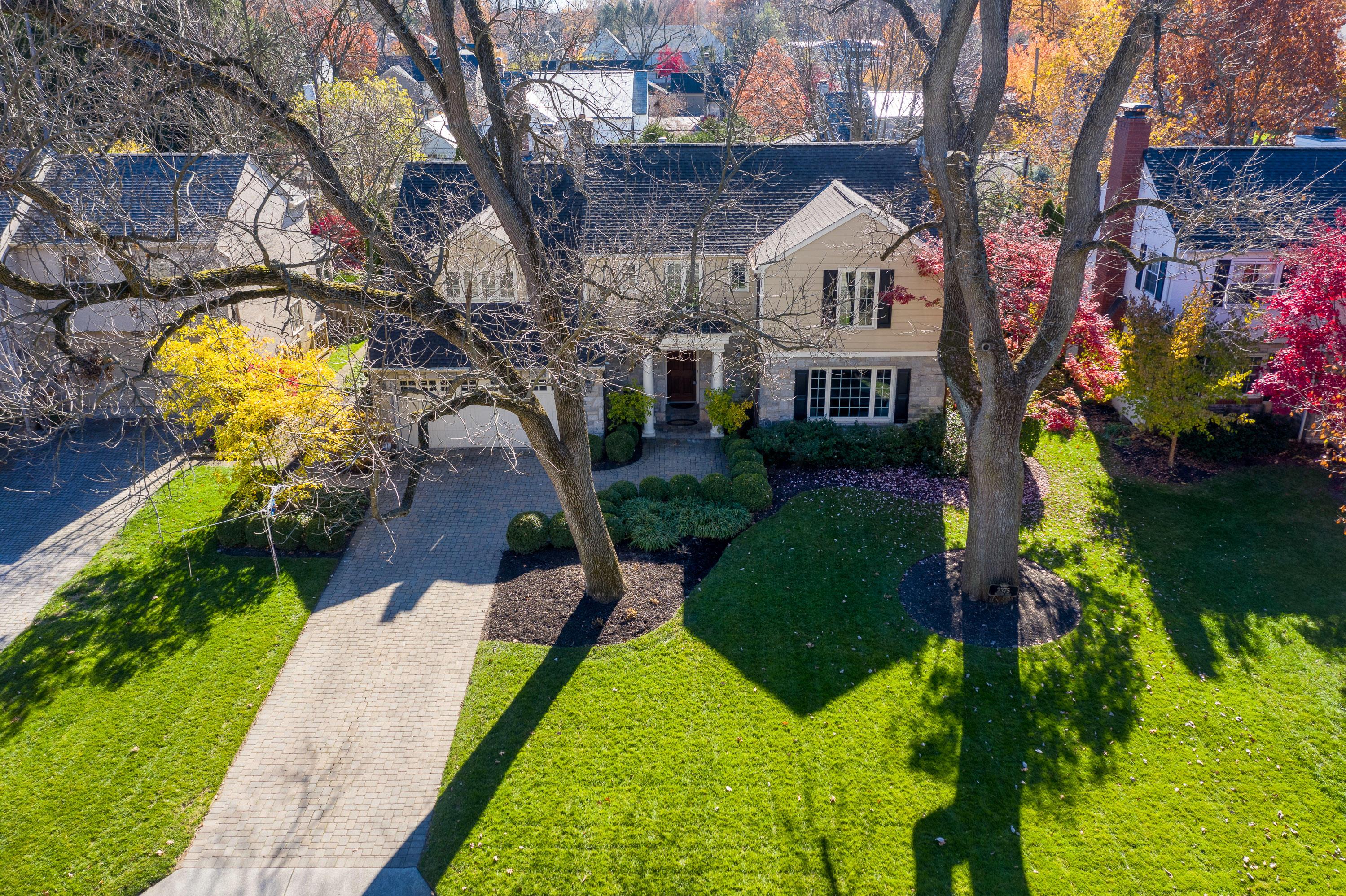 2375 Brixton Road Columbus, OH 43221 - Photo 3 of 73