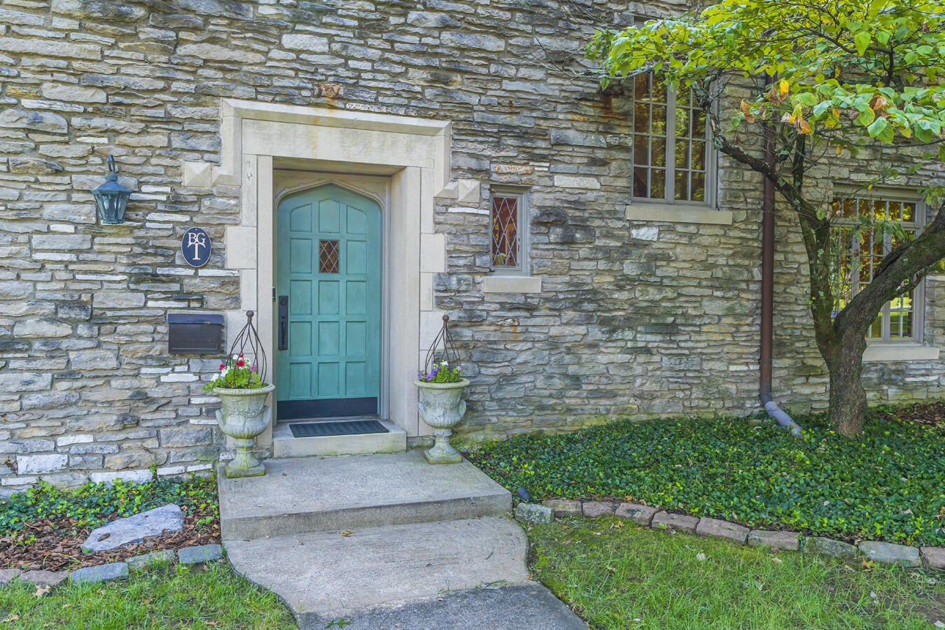 1405 Tates Creek Road Lexington, KY 40502 - Photo 3 of 53 1405tatescreek03 copy