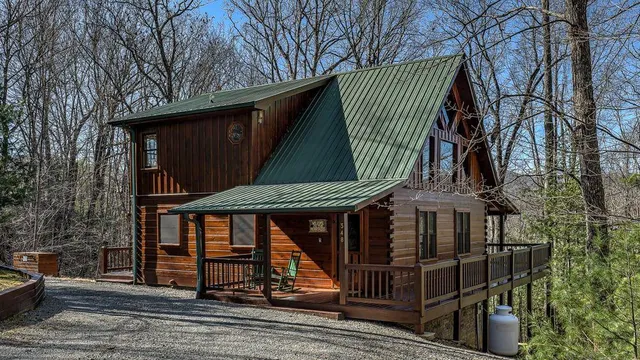 $2,800 | 348 The Forest Has Eyes, Blue Ridge, GA 30513