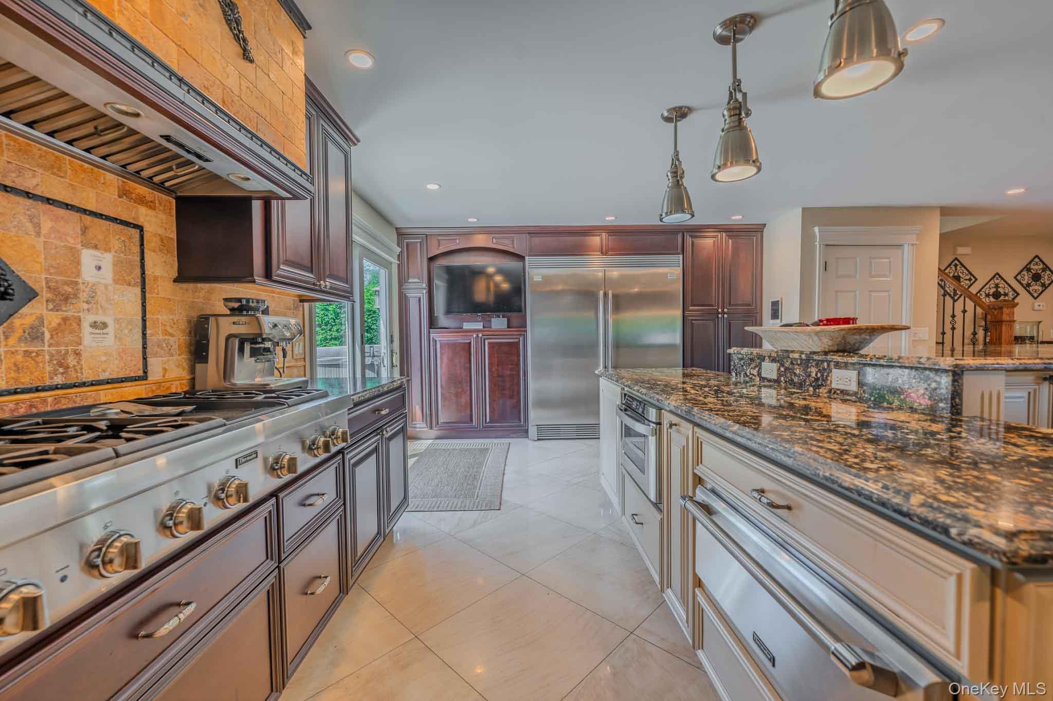 8 Feather Lane Commack, NY 11725 - Photo 14 of 50
