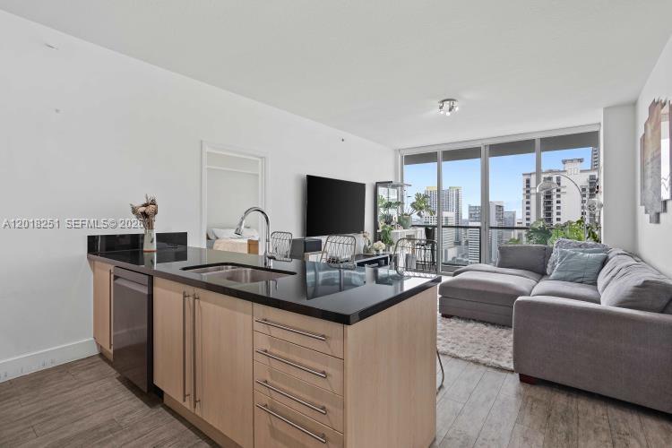 79 Southwest 12th Street, Unit 3110S Miami, FL 33130 - Photo 8 of 47