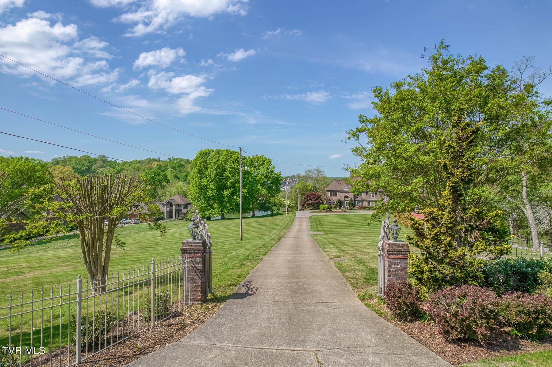 255 Willmary Road Piney Flats, TN 37686 - Photo 3 of 161 255 Willmary Rd-193