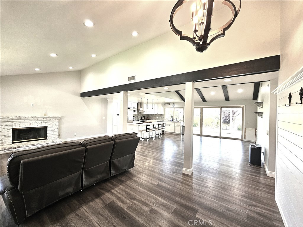4722 Summit Avenue Simi Valley, CA 93063 - Photo 3 of 28