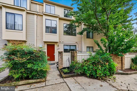 $319,000 | 18685 Nathans Place, Montgomery Village, MD 20886