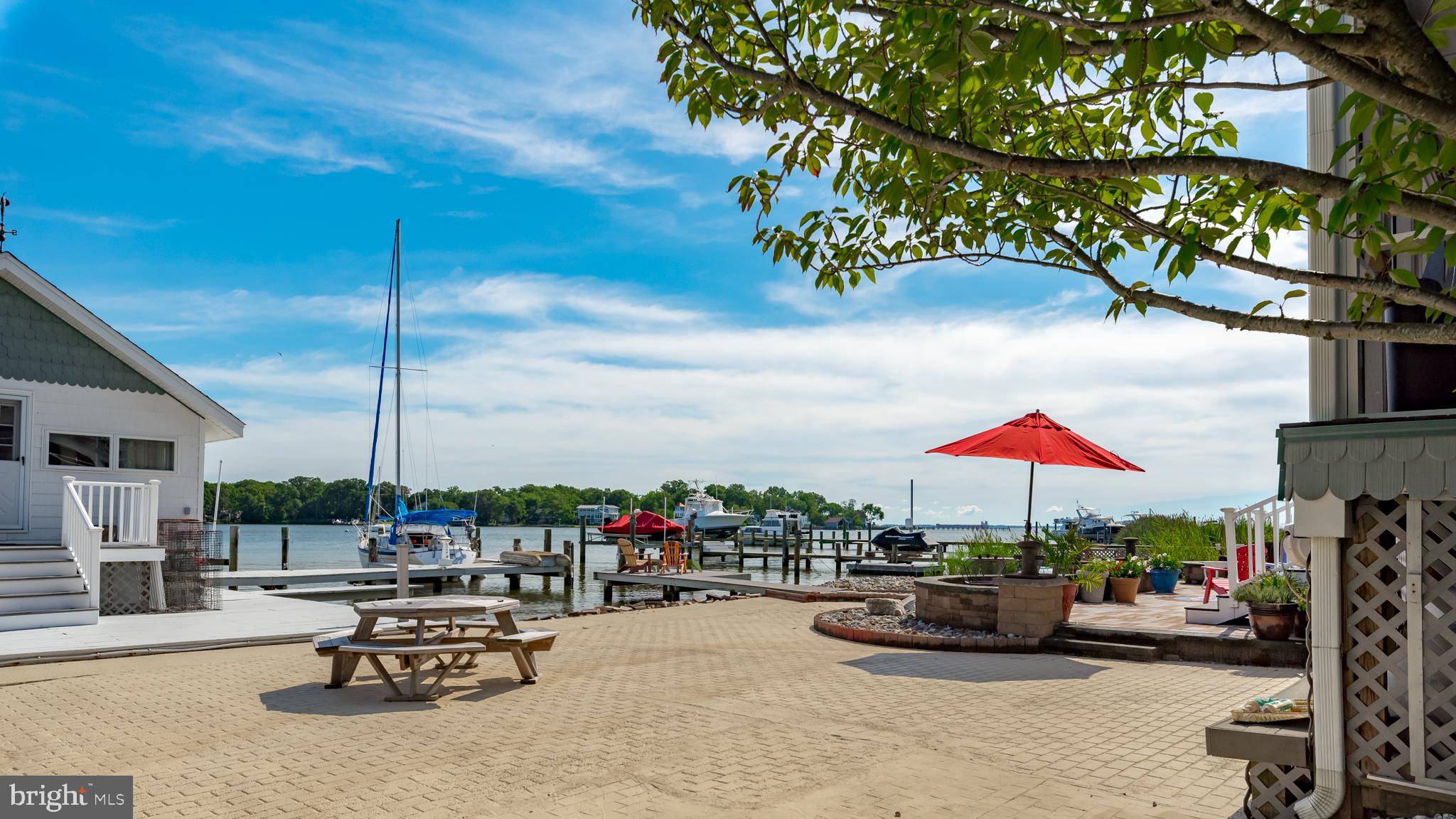 3731 Thomas Point Road Annapolis, MD 21403 - Photo 86 of 90 Outdoor patio for entertaining
