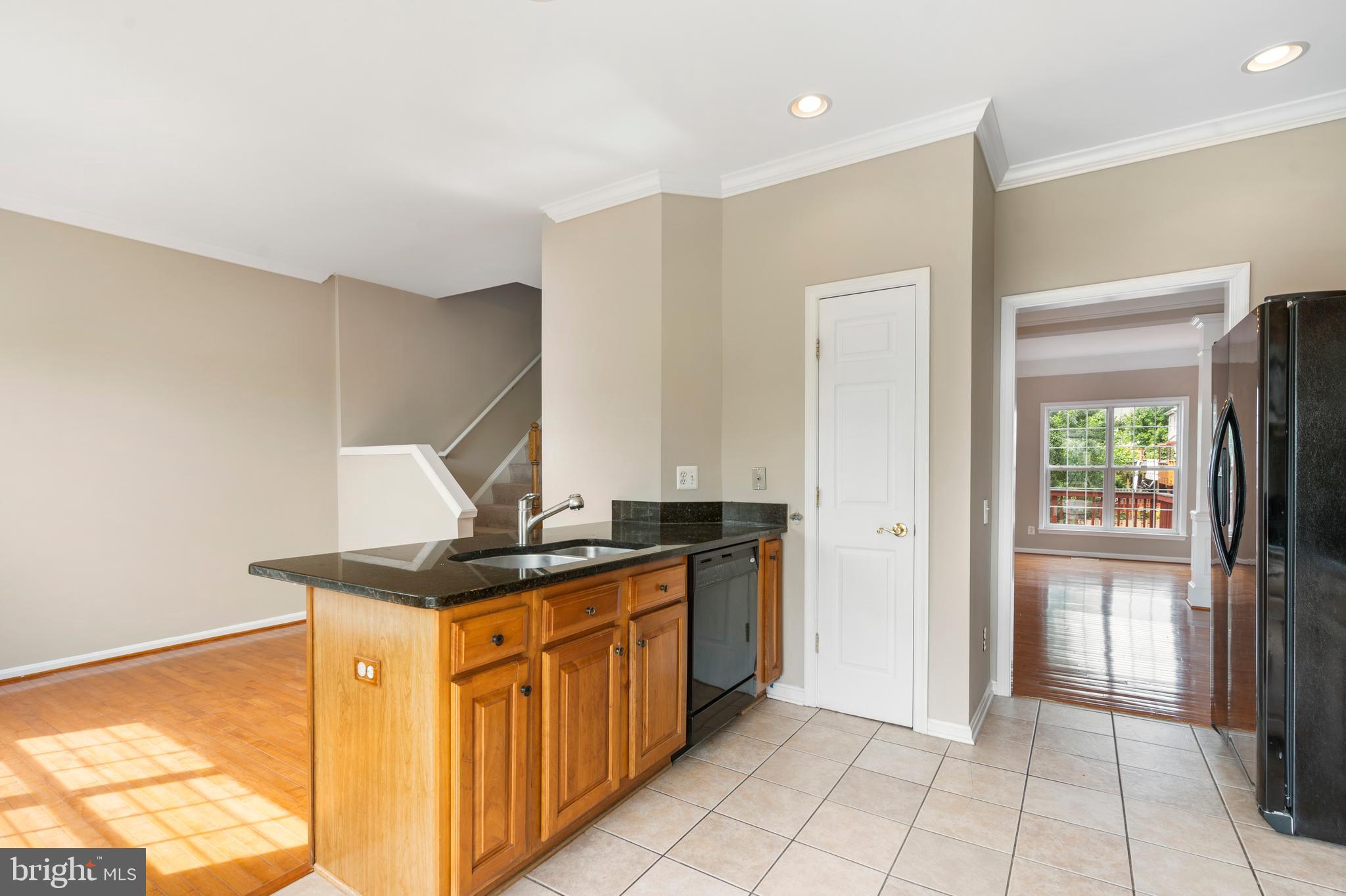 22466 Maison Carree Square Ashburn, VA 20148 - Photo 9 of 42 Kitchen View#2