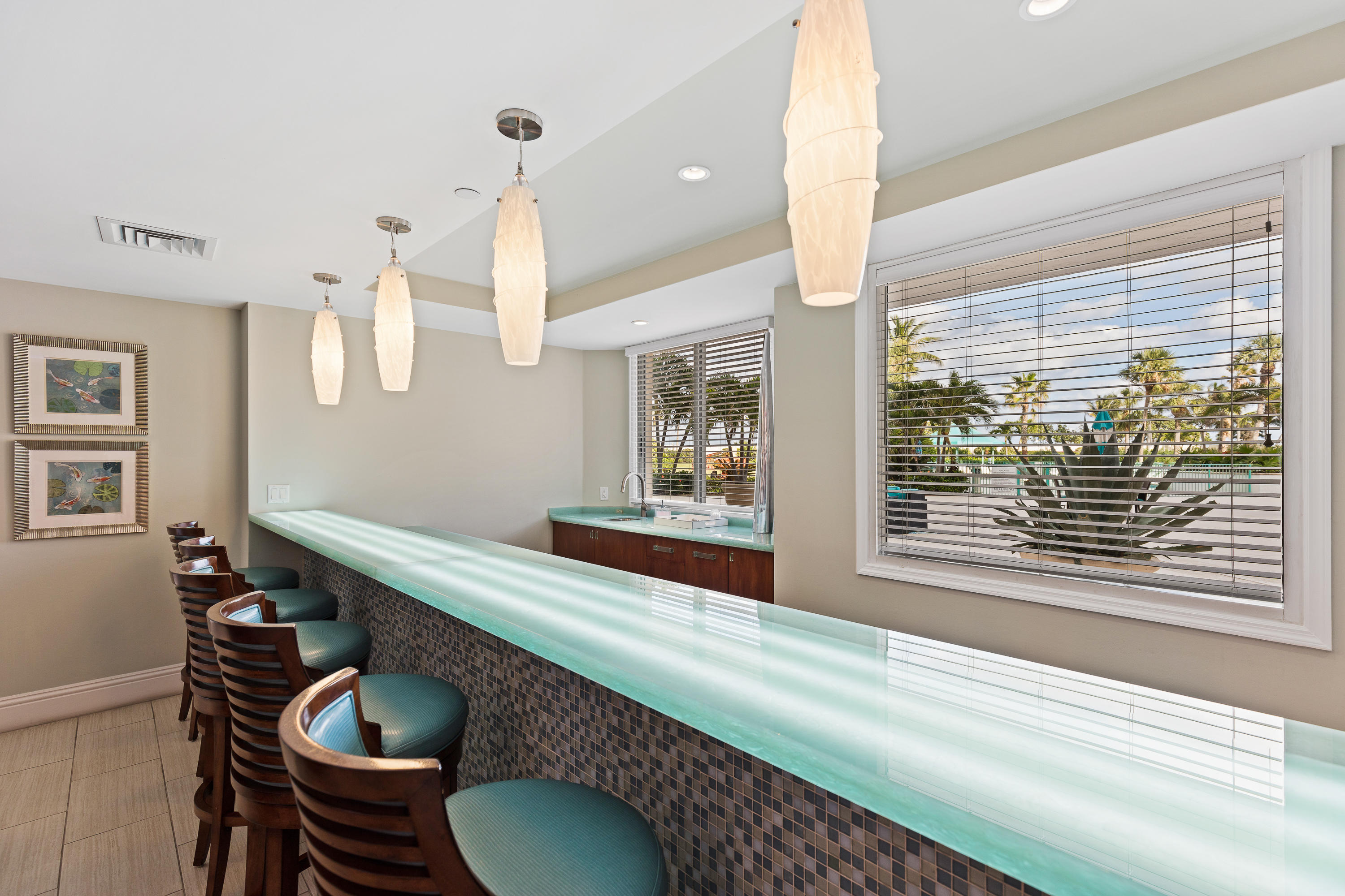 2000 Florida A1A, Unit N104 Jupiter, FL 33477 - Photo 22 of 41 Bar area