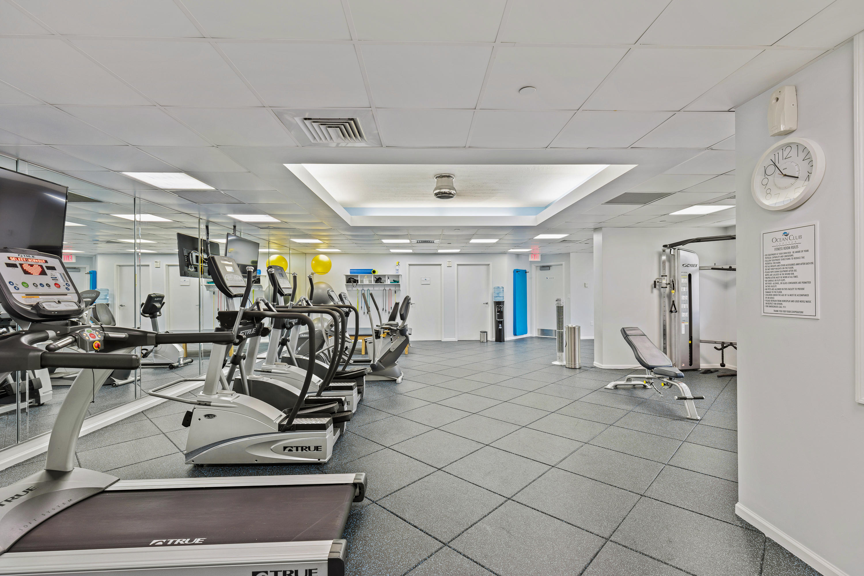 2000 Florida A1A, Unit N104 Jupiter, FL 33477 - Photo 28 of 41 Fitness room