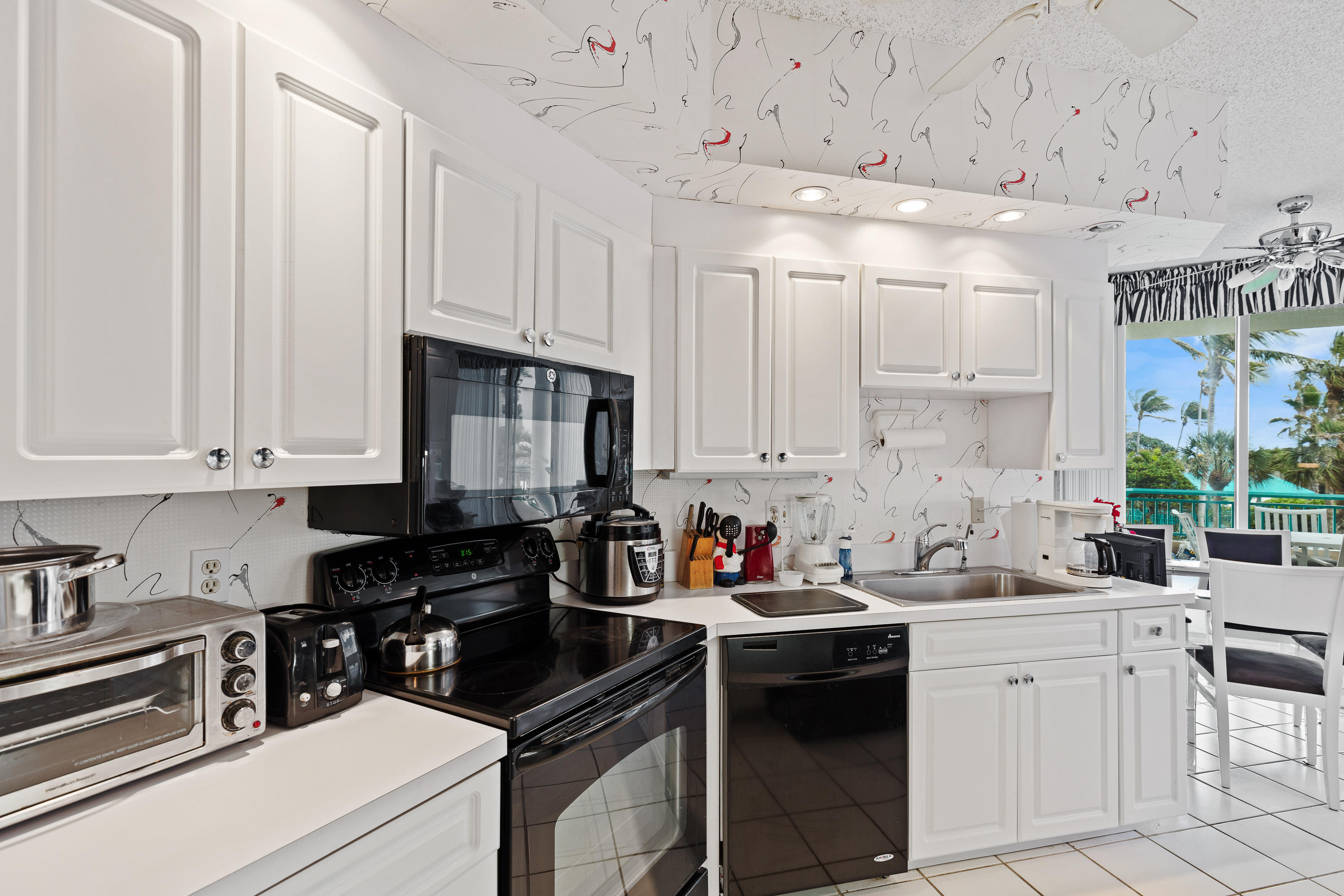 2000 Florida A1A, Unit N104 Jupiter, FL 33477 - Photo 7 of 41 Kitchen