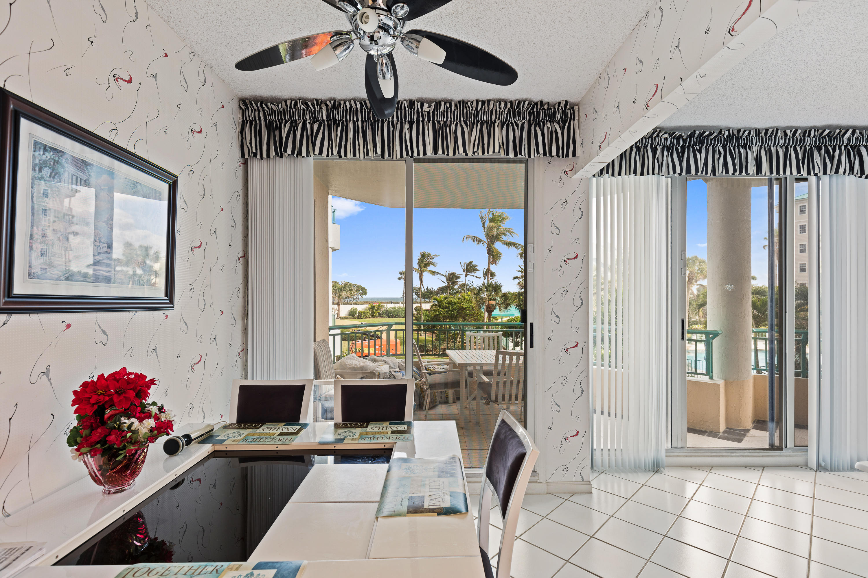 2000 Florida A1A, Unit N104 Jupiter, FL 33477 - Photo 9 of 41 Dining area