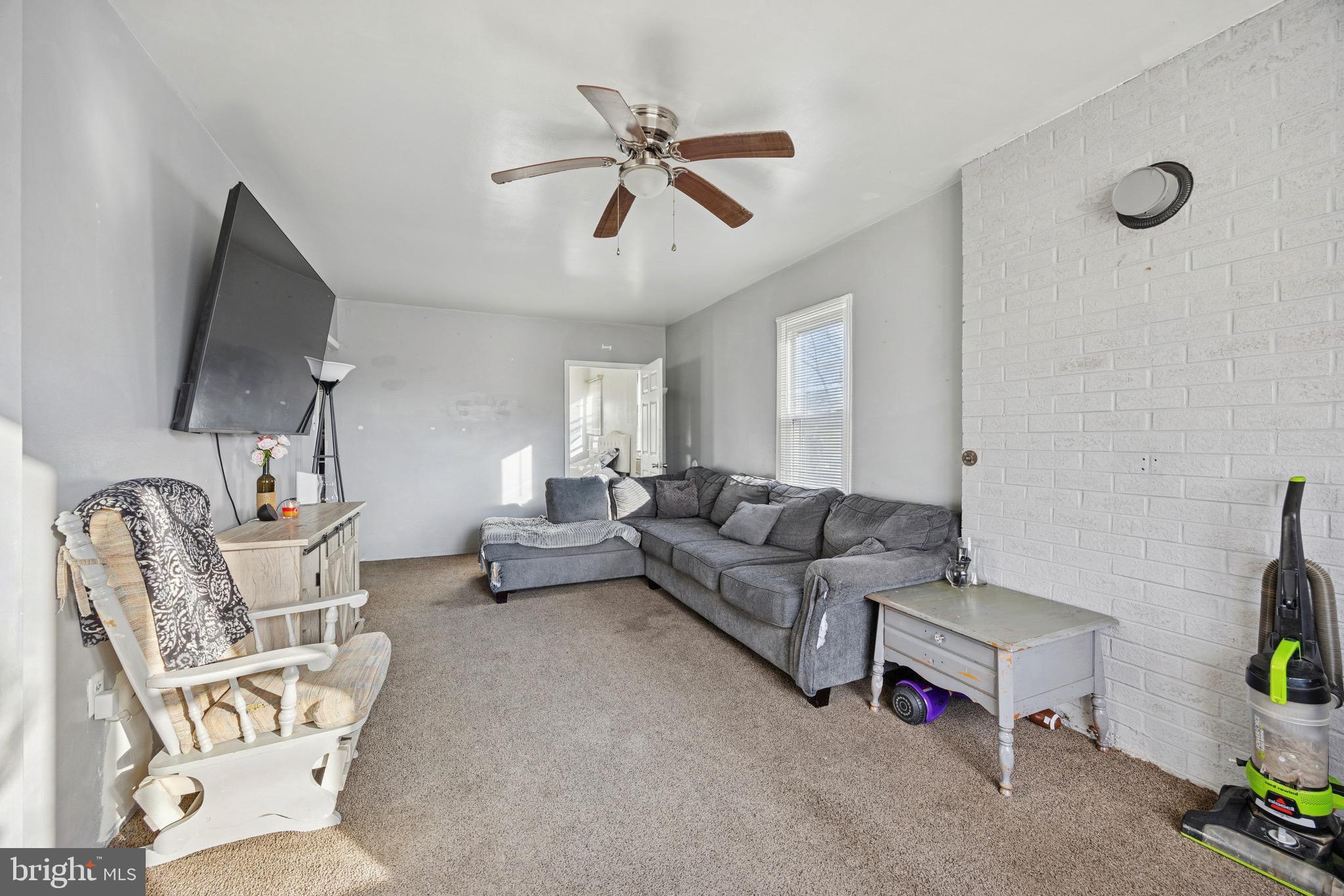 405 Cedar Avenue Croydon, PA 19021 - Photo 3 of 25