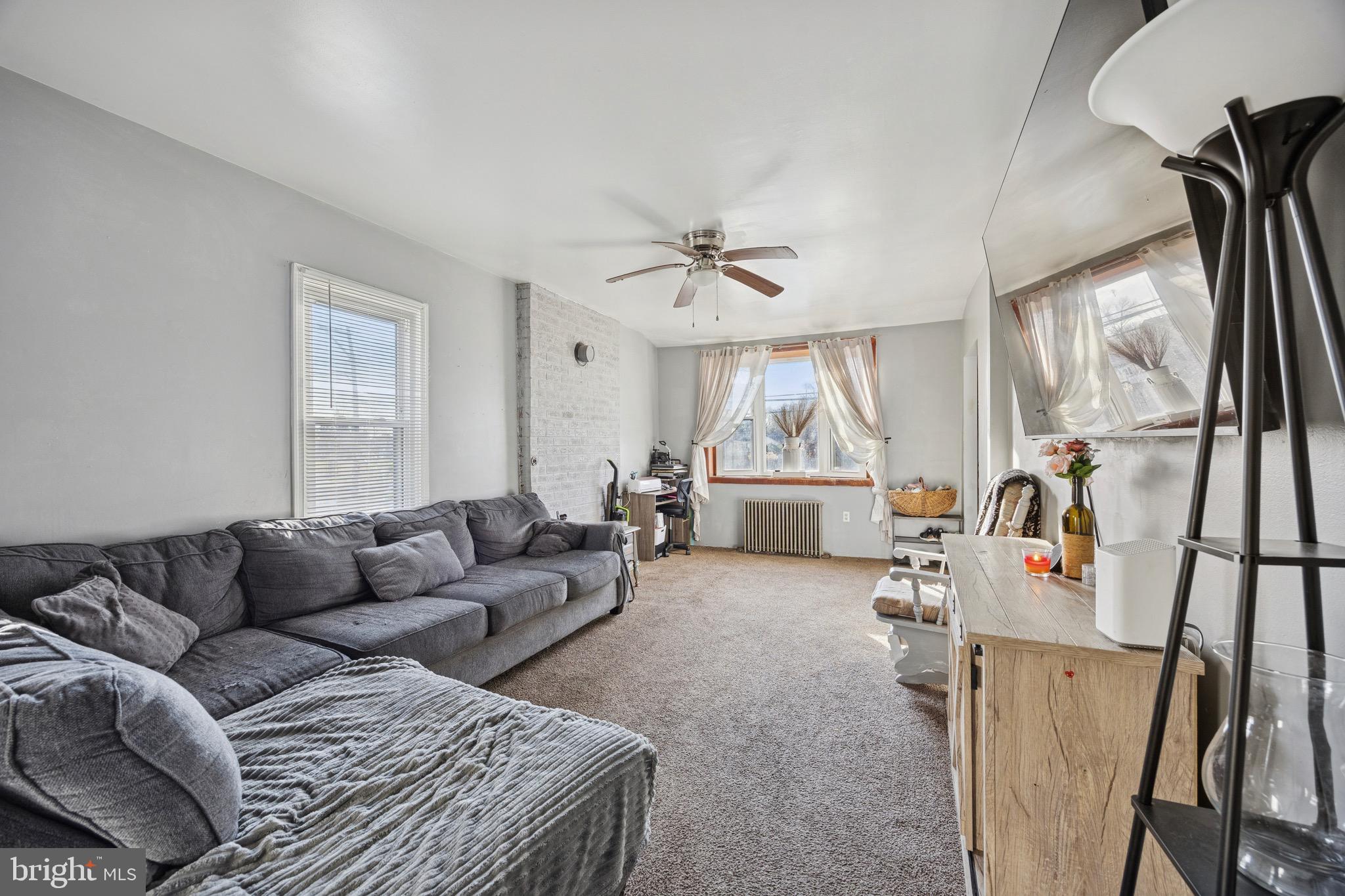 405 Cedar Avenue Croydon, PA 19021 - Photo 5 of 25