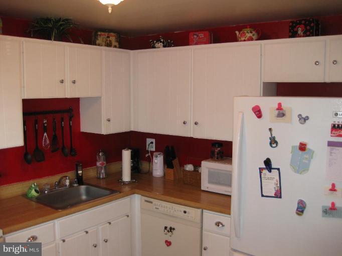 12 Bardia Court Rosedale, MD 21237 - Photo 4 of 21 Kitchen #2