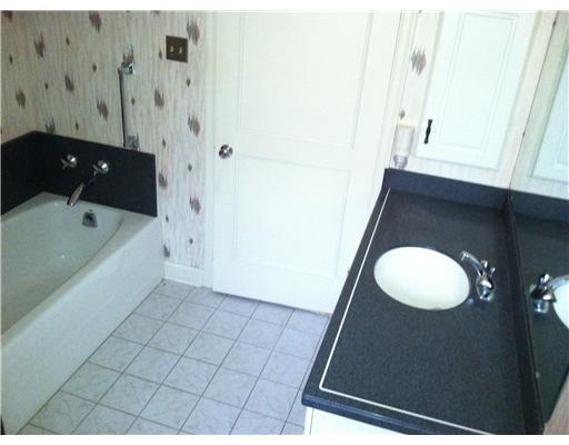 2839 Brodhead Road Aliquippa, PA 15001 - Photo 10 of 11 Full Bath.