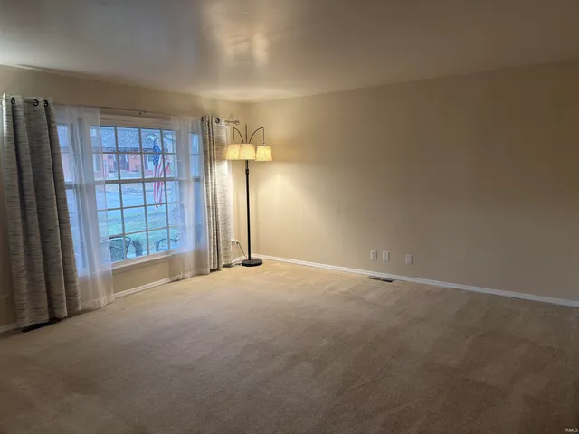 $202,000 | 3209 West Twickingham Drive, Muncie, IN 47304