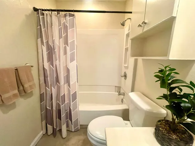 $202,000 | 3209 West Twickingham Drive, Muncie, IN 47304