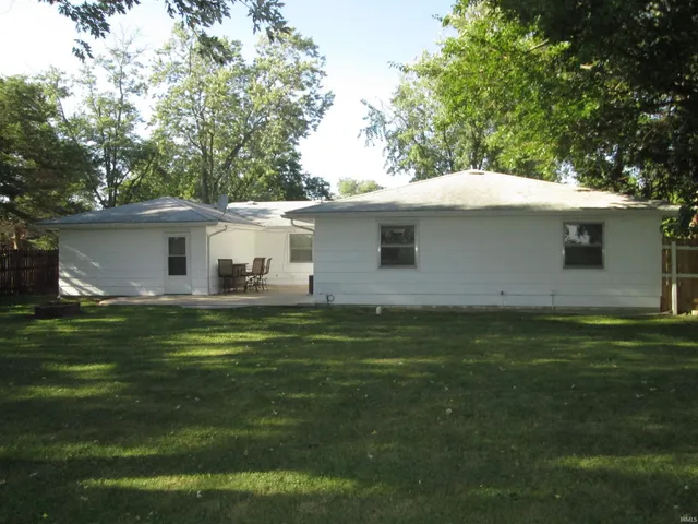 $202,000 | 3209 West Twickingham Drive, Muncie, IN 47304