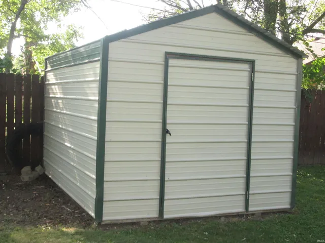 $202,000 | 3209 West Twickingham Drive, Muncie, IN 47304