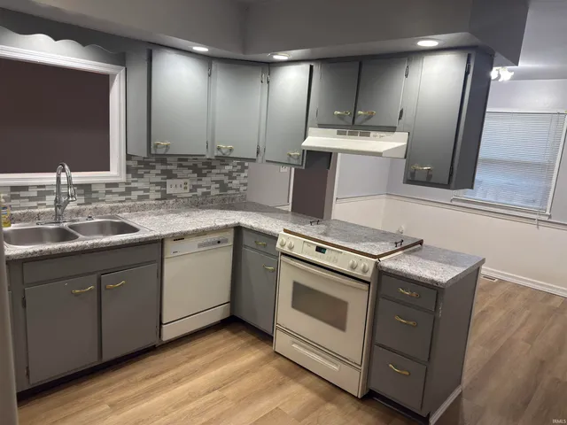 $202,000 | 3209 West Twickingham Drive, Muncie, IN 47304