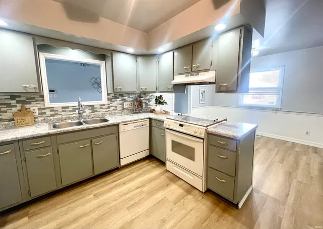 $202,000 | 3209 West Twickingham Drive, Muncie, IN 47304