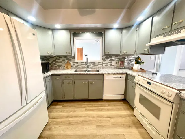 $202,000 | 3209 West Twickingham Drive, Muncie, IN 47304