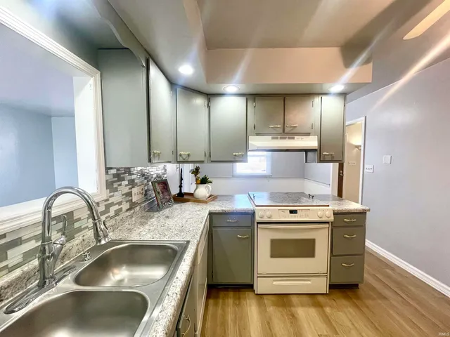 $202,000 | 3209 West Twickingham Drive, Muncie, IN 47304