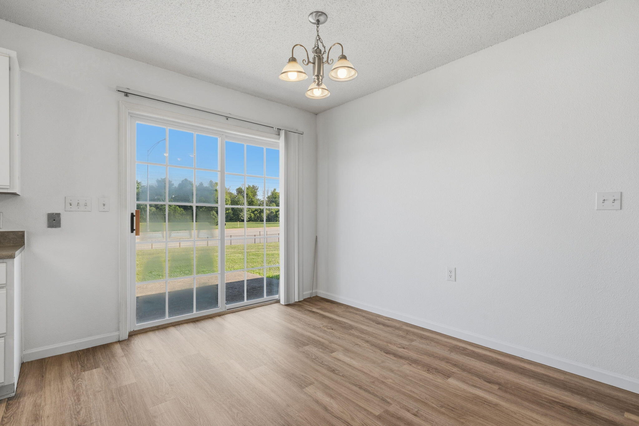 726 East Sunset Street Springfield, MO 65807 - Photo 8 of 24 8-web-or-mls-HWJ01648