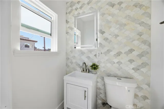 $1,369,000 | 1318 East Garfield Avenue, Glendale, CA 91205