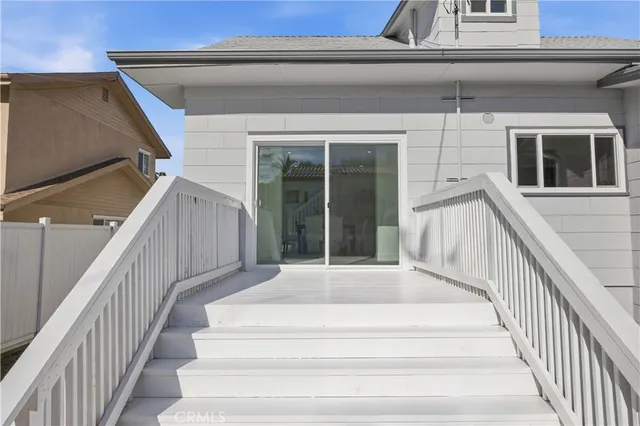 $1,369,000 | 1318 East Garfield Avenue, Glendale, CA 91205