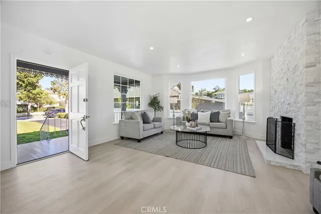 $1,369,000 | 1318 East Garfield Avenue, Glendale, CA 91205
