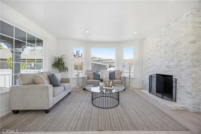 $1,369,000 | 1318 East Garfield Avenue, Glendale, CA 91205